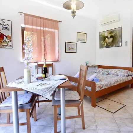 Studio-apartment In Der Naehe Des Strandes زامبراتيجا
