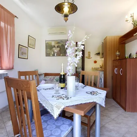 Studio-apartment In Der Naehe Des Strandes زامبراتيجا