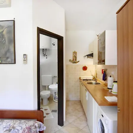 Studio-apartment In Der Naehe Des Strandes * زامبراتيجا