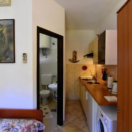 Studio-apartment In Der Naehe Des Strandes * زامبراتيجا